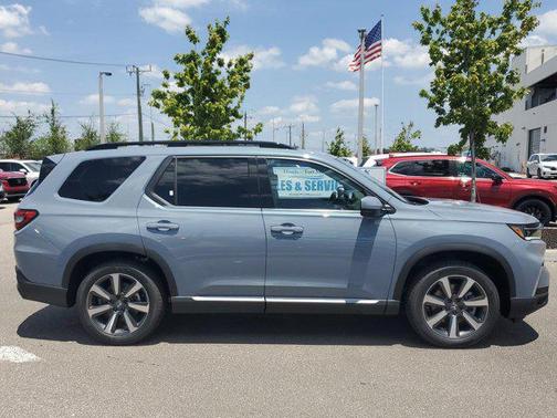 2025 Honda Pilot Touring 8-Passenger