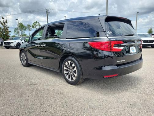 Crystal Black Pearl 2021 Honda Odyssey EX-L