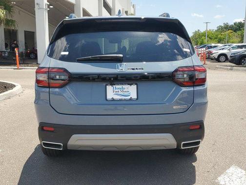 2025 Honda Pilot Touring 8-Passenger