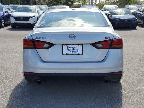 2023 Nissan Altima SR FWD