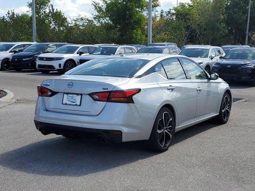 2023 Nissan Altima SR FWD