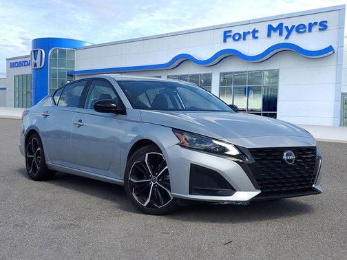 2023 Nissan Altima SR FWD