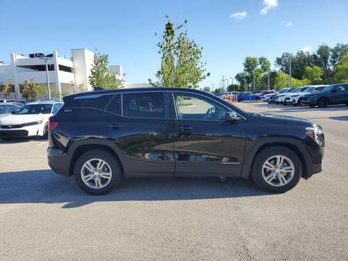 2024 GMC Terrain SLE