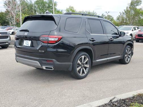 2023 Honda Pilot AWD Elite