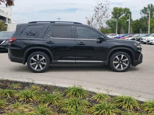 2023 Honda Pilot AWD Elite