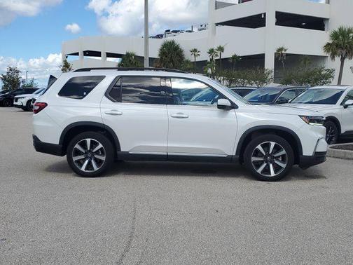2024 Honda Pilot Touring 8-Passenger