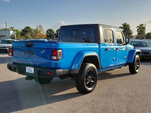 2022 Jeep Gladiator Altitude 4x4
