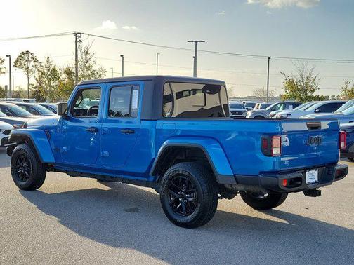 2022 Jeep Gladiator Altitude 4x4