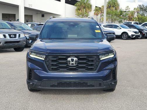 2023 Honda Pilot AWD Sport