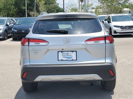 2022 Toyota Corolla Cross LE