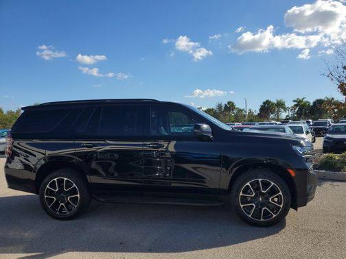2022 Chevrolet Tahoe 4WD RST