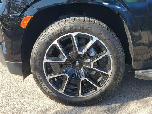 2022 Chevrolet Tahoe 4WD RST