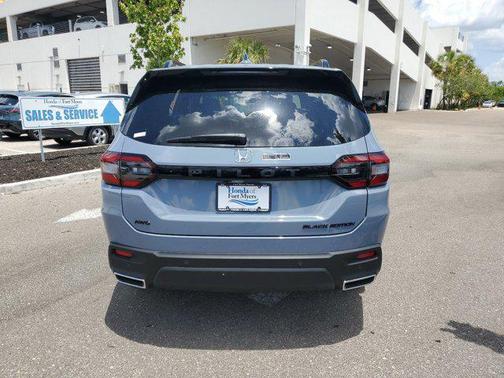 2025 Honda Pilot Black Edition