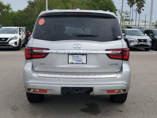 2023 INFINITI QX80 Luxe