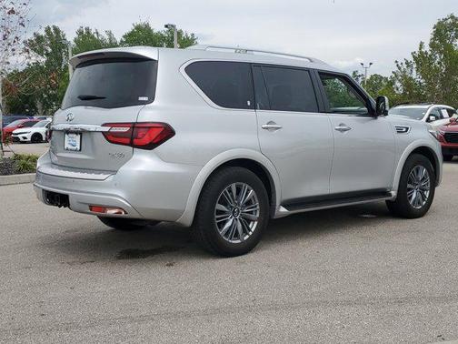 2023 INFINITI QX80 Luxe
