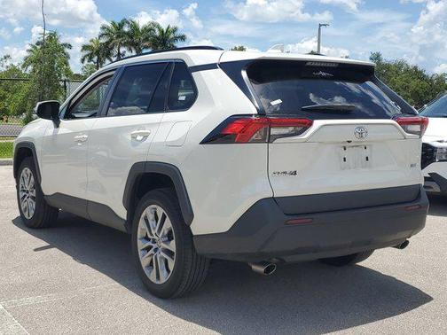 2022 Toyota RAV4 XLE Premium