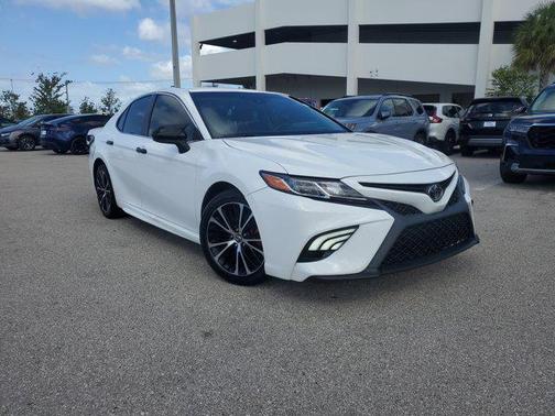 2018 Toyota Camry SE