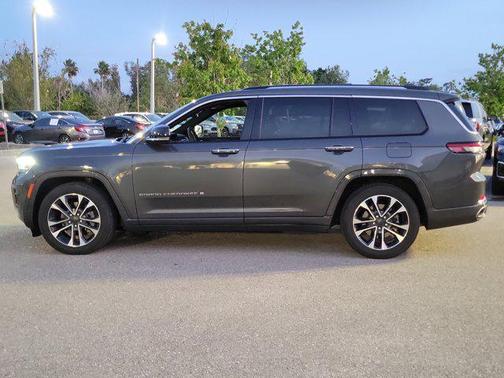 Baltic Gray Metallic Clearcoat 2023 Jeep Grand Cherokee L Overland