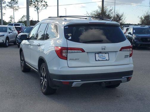 2022 Honda Pilot Touring 8-Passenger