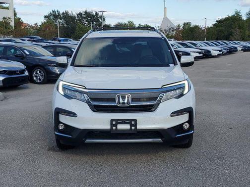 2022 Honda Pilot Touring 8-Passenger