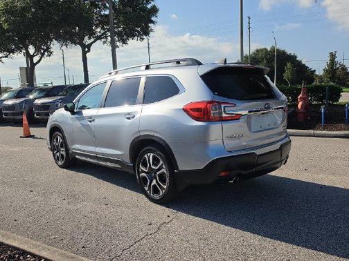 Ice Silver Metallic 2024 Subaru Ascent Limited 8-Passenger