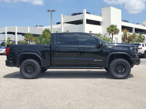 2024 GMC Sierra 1500 AT4X