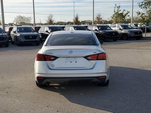 2020 Nissan Altima SR FWD