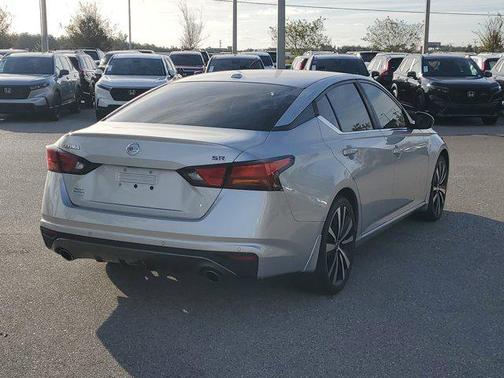 2020 Nissan Altima SR FWD