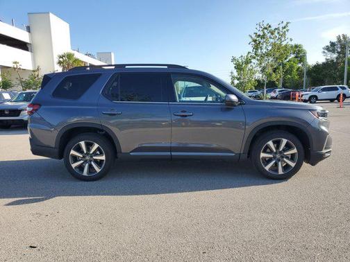2025 Honda Pilot Touring 8-Passenger