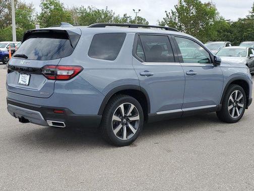2025 Honda Pilot Touring 8-Passenger
