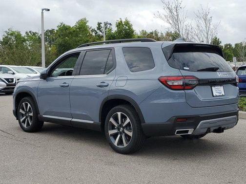 2025 Honda Pilot Touring 8-Passenger