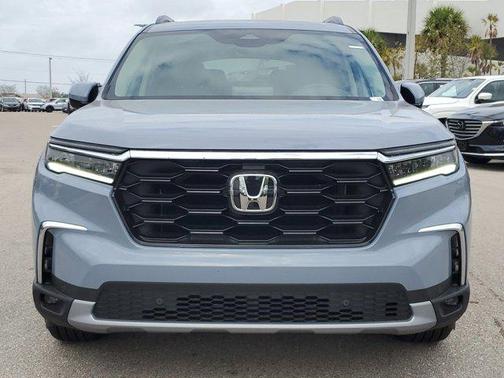 2025 Honda Pilot Touring 8-Passenger