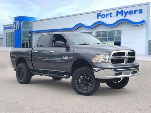 2017 RAM 1500 SLT