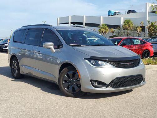 2020 Chrysler Pacifica Hybrid Red S Edition