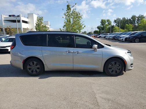 2020 Chrysler Pacifica Hybrid Red S Edition