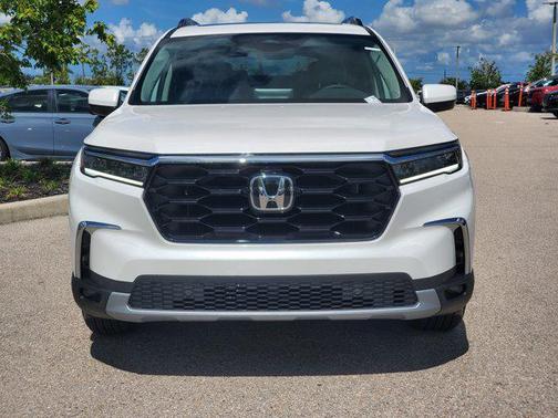 2025 Honda Pilot Touring 8-Passenger