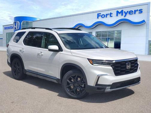 2025 Honda Pilot Touring 8-Passenger