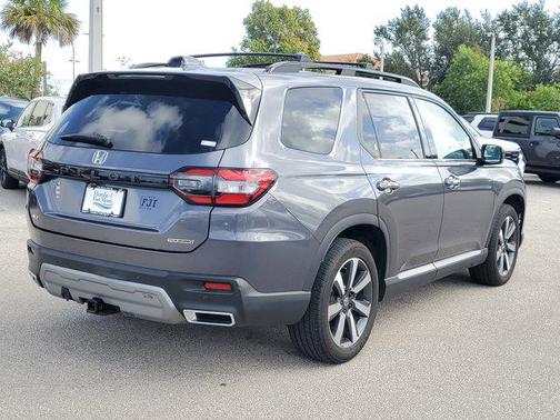 2024 Honda Pilot Touring 8-Passenger