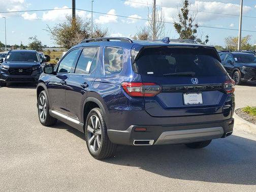 2023 Honda Pilot Touring 8-Passenger