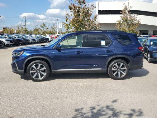 2023 Honda Pilot Touring 8-Passenger