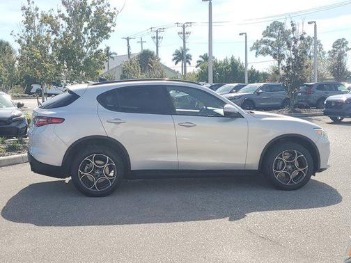 2022 Alfa Romeo Stelvio Sprint