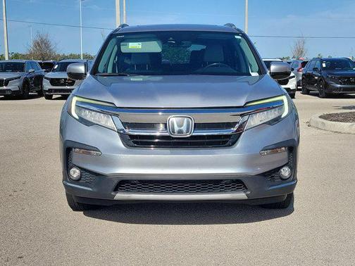 Lunar Silver Metallic 2019 Honda Pilot Touring 8-Passenger