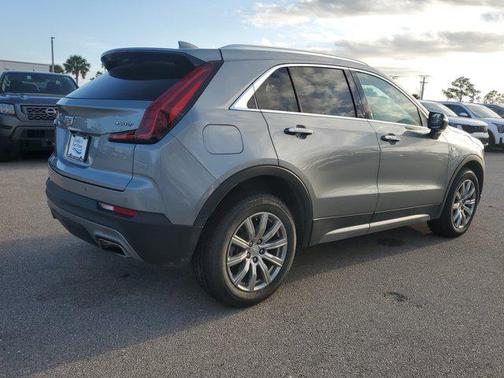 2023 Cadillac XT4 Premium Luxury