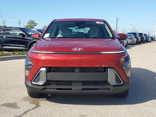 2025 Hyundai KONA SE