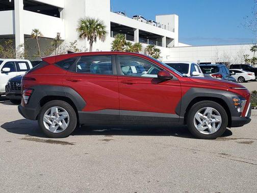 2025 Hyundai KONA SE