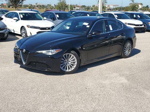 2021 Alfa Romeo Giulia Base