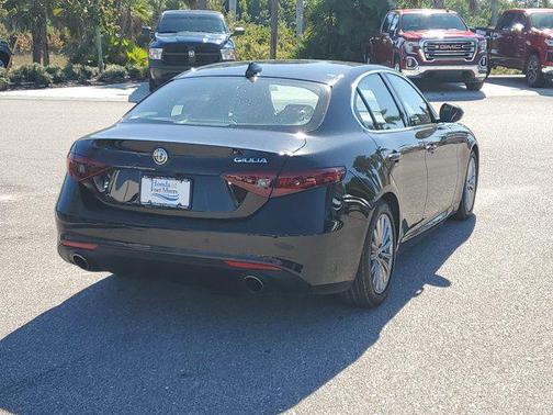 2021 Alfa Romeo Giulia Base