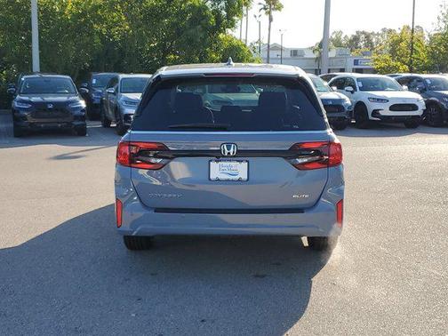 Sonic Gray Pearl 2026 Honda Odyssey Elite