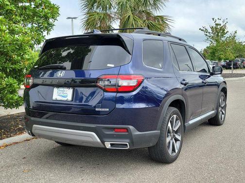 2023 Honda Pilot Touring 8-Passenger