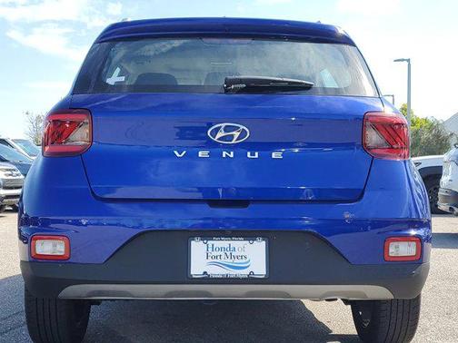 2024 Hyundai VENUE SEL